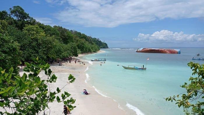 Pantai pasir putih pangandaran