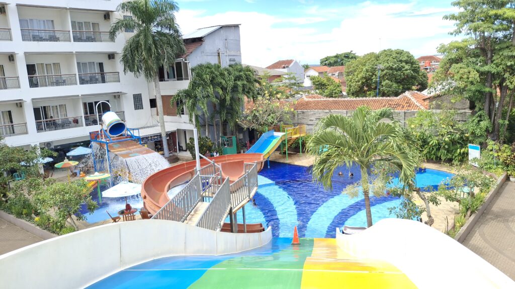 Kolam Renang  Waterboom Grand Aquarium Hotel Pangandaran 
