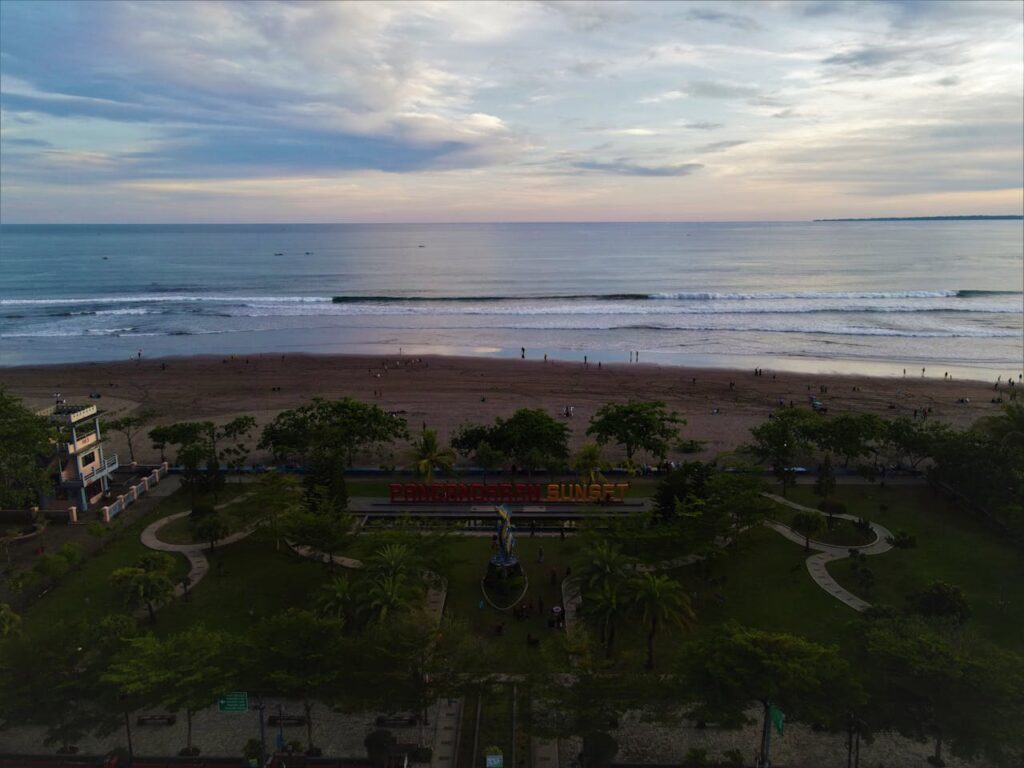 spot sunset di pantai pangandaran